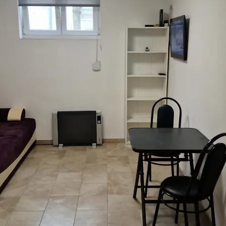 Idoli Stan Apartment *